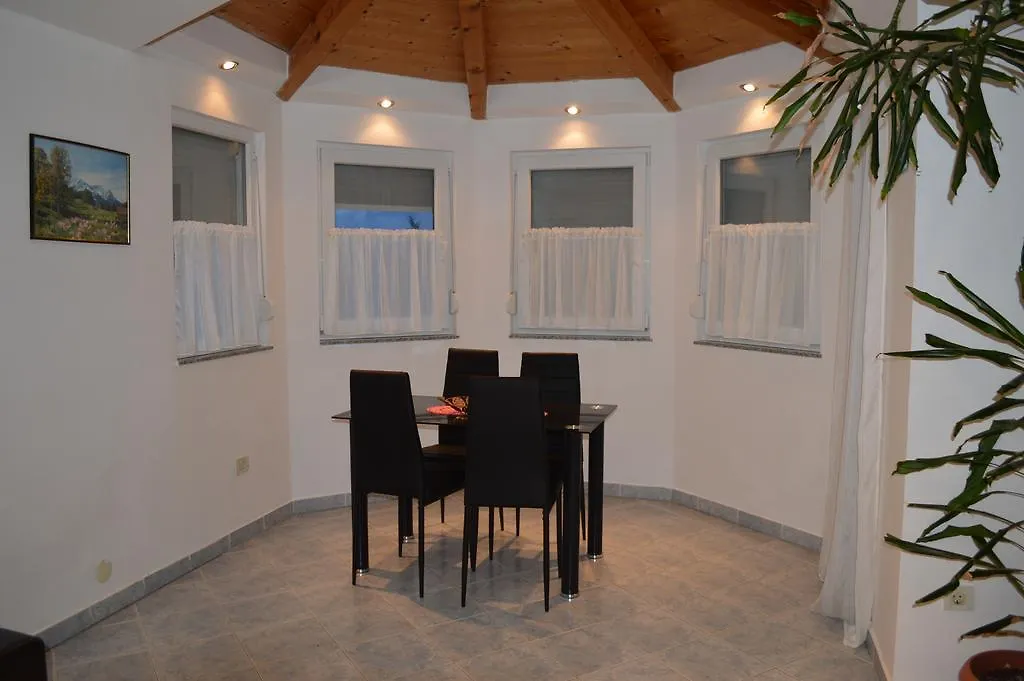 Apartment Ruzica Pula 0*,  Croatia